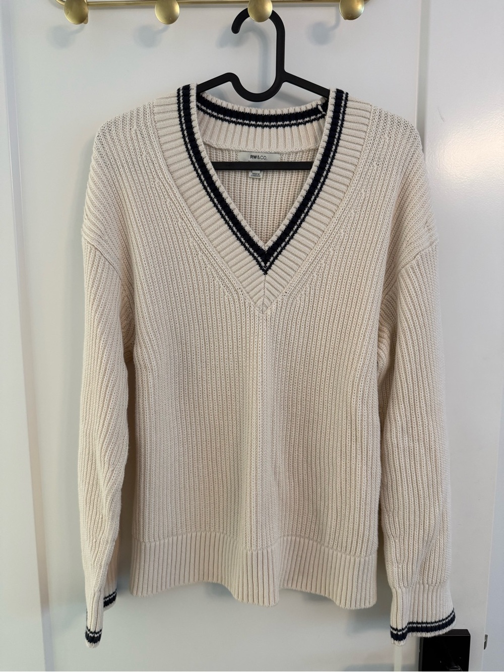 RW&Co Cream V-Neck Ribbed Sweater